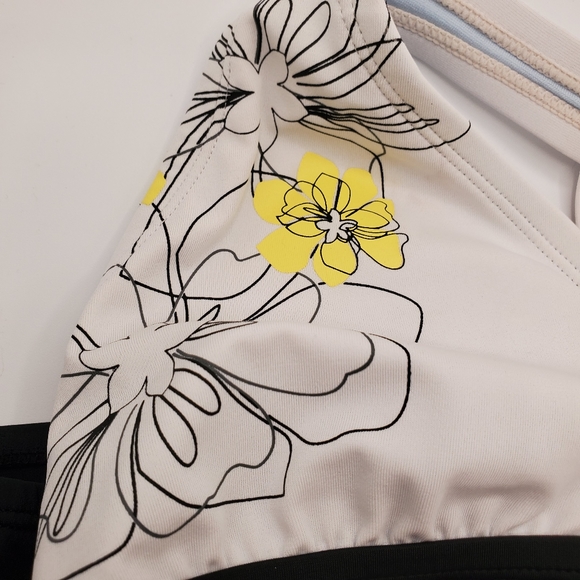 Nike 2 piece 12 black and white swimsuit - Picture 2 of 7